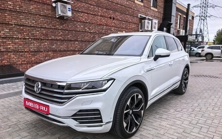 Volkswagen Touareg III, 2019 год, 4 450 000 рублей, 1 фотография
