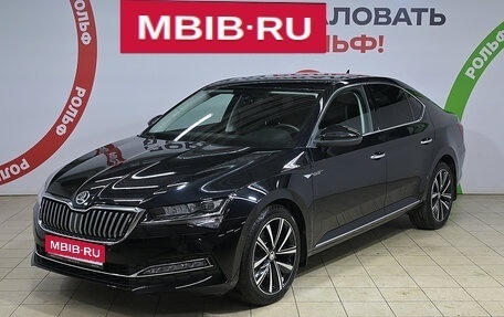 Skoda Superb III рестайлинг, 2023 год, 3 430 000 рублей, 1 фотография