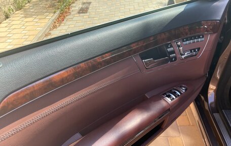 Mercedes-Benz S-Класс, 2012 год, 2 200 000 рублей, 10 фотография