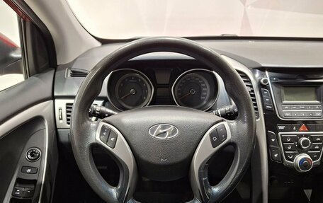 Hyundai i30 II рестайлинг, 2013 год, 860 000 рублей, 10 фотография