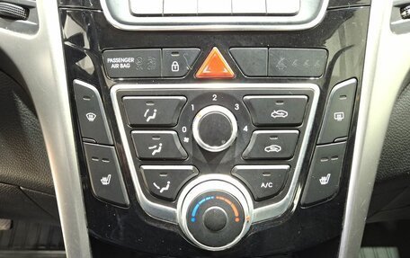 Hyundai i30 II рестайлинг, 2013 год, 860 000 рублей, 15 фотография