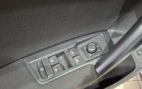Volkswagen Tiguan II, 2019 год, 2 400 000 рублей, 22 фотография