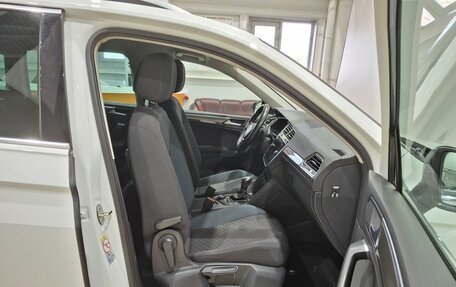Volkswagen Tiguan II, 2019 год, 2 400 000 рублей, 29 фотография