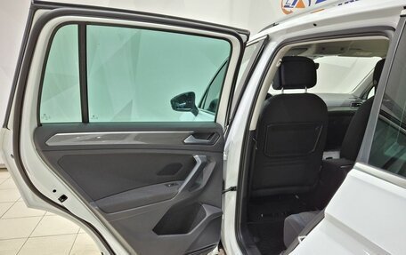 Volkswagen Tiguan II, 2019 год, 2 400 000 рублей, 24 фотография