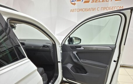 Volkswagen Tiguan II, 2019 год, 2 400 000 рублей, 27 фотография