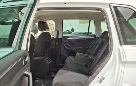 Volkswagen Tiguan II, 2019 год, 2 400 000 рублей, 25 фотография