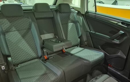Volkswagen Tiguan II, 2019 год, 2 400 000 рублей, 39 фотография