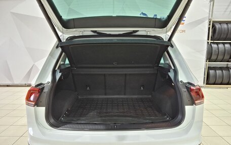 Volkswagen Tiguan II, 2019 год, 2 400 000 рублей, 40 фотография