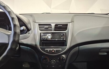 Hyundai Solaris II рестайлинг, 2015 год, 990 000 рублей, 13 фотография