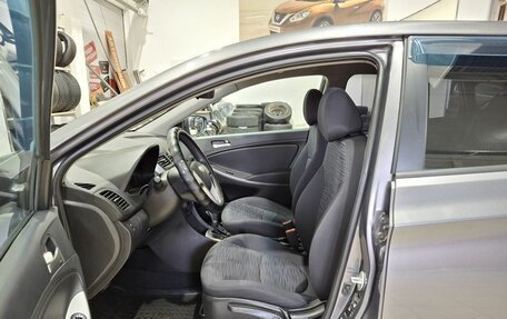 Hyundai Solaris II рестайлинг, 2015 год, 990 000 рублей, 17 фотография