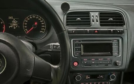 Volkswagen Polo VI (EU Market), 2014 год, 490 000 рублей, 2 фотография