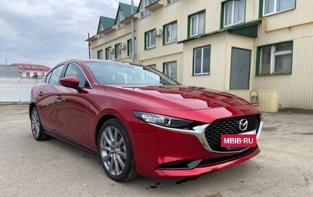 Mazda 3, 2020 год, 2 100 000 рублей, 17 фотография