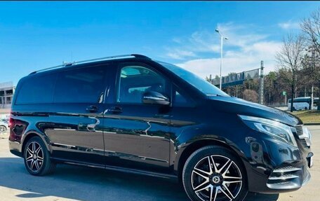 Mercedes-Benz V-Класс, 2019 год, 7 000 000 рублей, 2 фотография