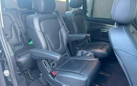 Mercedes-Benz V-Класс, 2019 год, 7 000 000 рублей, 5 фотография