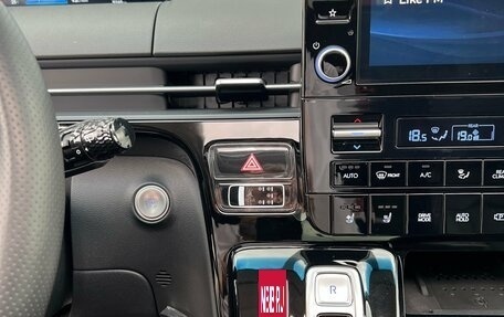 Hyundai Staria, 2024 год, 7 890 000 рублей, 17 фотография