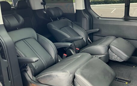Hyundai Staria, 2024 год, 7 890 000 рублей, 38 фотография