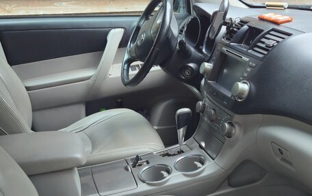 Toyota Highlander III, 2010 год, 1 550 000 рублей, 19 фотография
