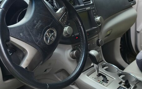 Toyota Highlander III, 2010 год, 1 550 000 рублей, 30 фотография
