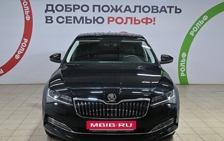 Skoda Superb III рестайлинг, 2023 год, 3 430 000 рублей, 2 фотография