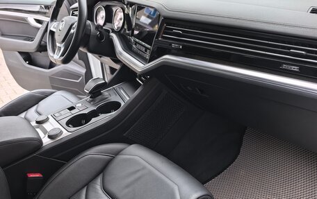 Volkswagen Touareg III, 2019 год, 4 450 000 рублей, 16 фотография