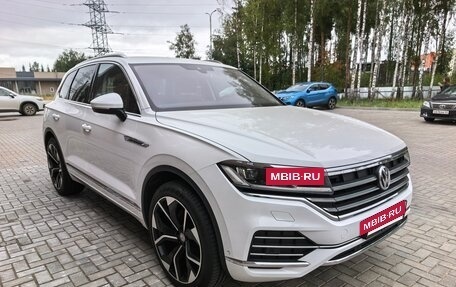 Volkswagen Touareg III, 2019 год, 4 450 000 рублей, 3 фотография