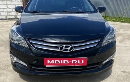 Hyundai Solaris II рестайлинг, 2014 год, 800 000 рублей, 2 фотография