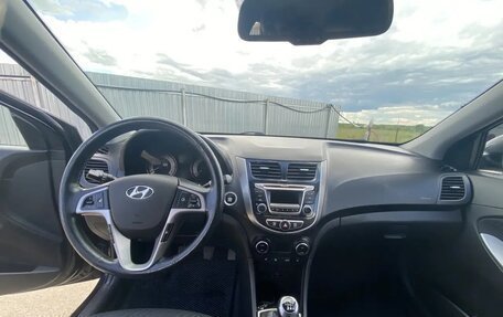 Hyundai Solaris II рестайлинг, 2014 год, 800 000 рублей, 12 фотография