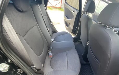 Hyundai Solaris II рестайлинг, 2014 год, 800 000 рублей, 13 фотография