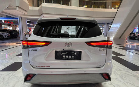 Toyota Highlander, 2024 год, 5 768 124 рублей, 5 фотография