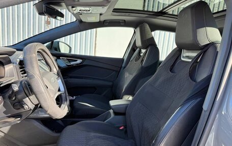 Audi Q4 e-tron, 2023 год, 5 000 000 рублей, 13 фотография