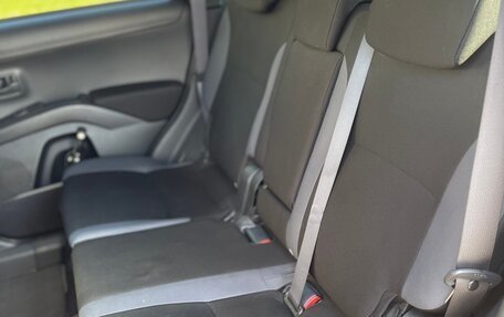 Mitsubishi Outlander III рестайлинг 3, 2011 год, 980 000 рублей, 10 фотография