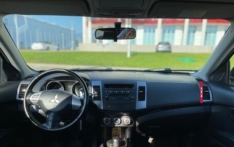Mitsubishi Outlander III рестайлинг 3, 2011 год, 980 000 рублей, 11 фотография