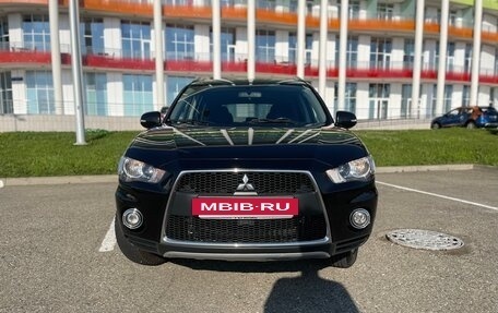 Mitsubishi Outlander III рестайлинг 3, 2011 год, 980 000 рублей, 2 фотография