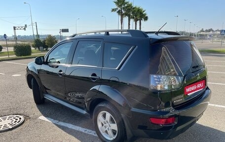 Mitsubishi Outlander III рестайлинг 3, 2011 год, 980 000 рублей, 4 фотография