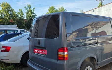 Volkswagen Transporter T5 рестайлинг, 2004 год, 780 000 рублей, 1 фотография