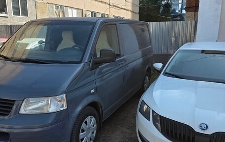 Volkswagen Transporter T5 рестайлинг, 2004 год, 780 000 рублей, 3 фотография