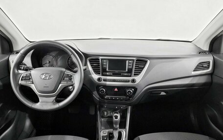 Hyundai Solaris II рестайлинг, 2017 год, 1 090 000 рублей, 5 фотография