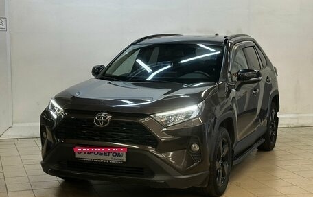 Toyota RAV4, 2021 год, 3 100 000 рублей, 1 фотография