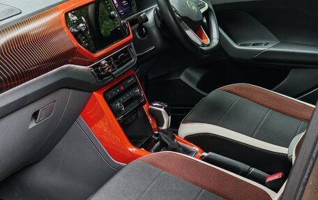 Volkswagen T-Cross I, 2021 год, 1 640 000 рублей, 11 фотография