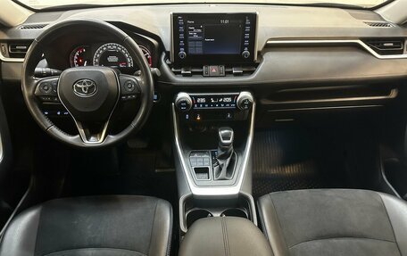 Toyota RAV4, 2021 год, 3 100 000 рублей, 5 фотография
