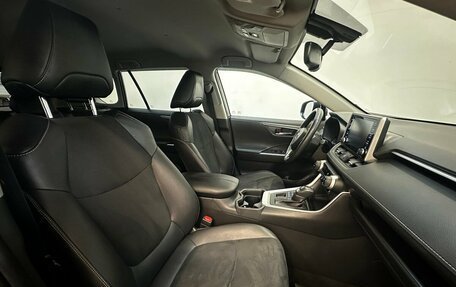 Toyota RAV4, 2021 год, 3 100 000 рублей, 14 фотография