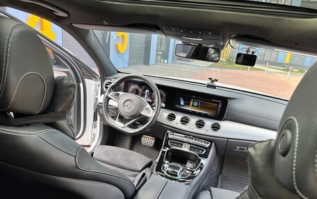 Mercedes-Benz E-Класс, 2016 год, 3 530 000 рублей, 18 фотография
