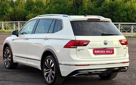 Volkswagen Tiguan II, 2021 год, 2 990 000 рублей, 2 фотография