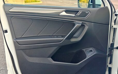 Volkswagen Tiguan II, 2021 год, 2 990 000 рублей, 14 фотография