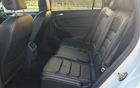 Volkswagen Tiguan II, 2021 год, 2 990 000 рублей, 15 фотография