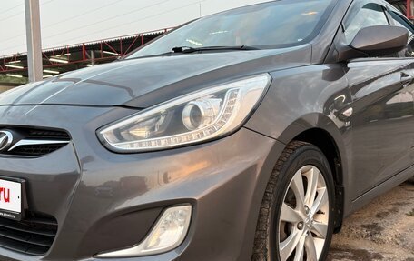 Hyundai Solaris II рестайлинг, 2013 год, 1 000 000 рублей, 2 фотография
