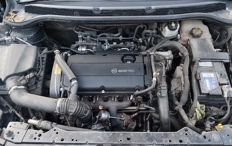 Opel Astra J, 2010 год, 750 000 рублей, 2 фотография