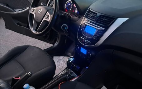 Hyundai Solaris II рестайлинг, 2011 год, 750 000 рублей, 13 фотография
