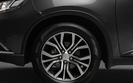 Mitsubishi Outlander III рестайлинг 3, 2016 год, 2 490 000 рублей, 10 фотография