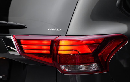 Mitsubishi Outlander III рестайлинг 3, 2016 год, 2 490 000 рублей, 7 фотография